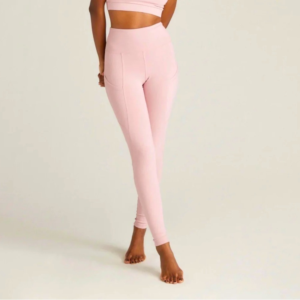 STRUT THIS Flynn Ankle Leggings Ballet Slipper OS